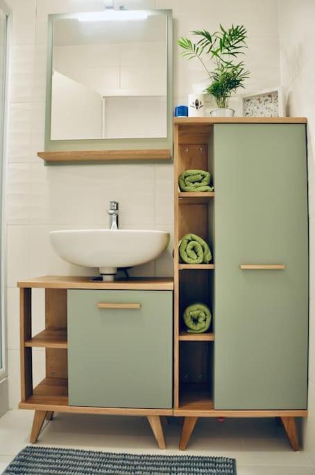 New Studio Apartment In Central Budapest - Free Parking المظهر الخارجي الصورة